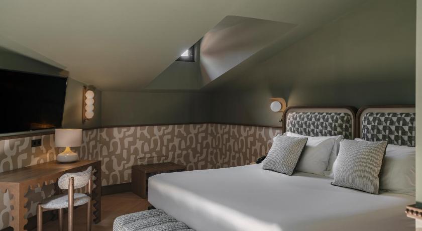 Image of Junior Suite 9