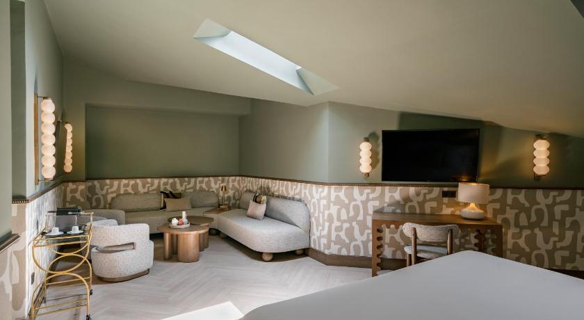Image of Junior Suite 6
