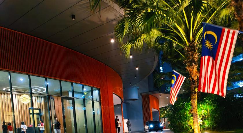Sky Suites KLCC Apartment by Family Room Stay - image 3