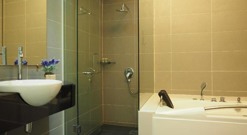 Image of Deluxe Suite 2