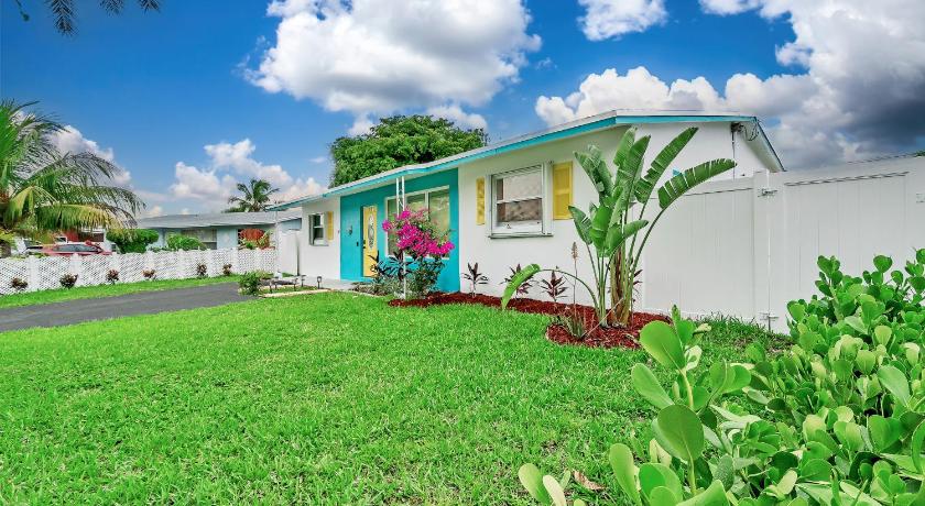 Pompano Beach (FL) Charming Tropical Getaway with Heated pool-3mile to Beach 5-Star Accommodation amenity