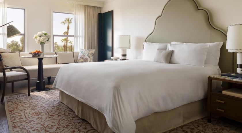 Image of Executive Club King Suite 1