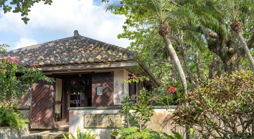 石垣 車で市街地近くの静かな田舎空間一沖縄古民家の宿 4星级 单人房 大堂