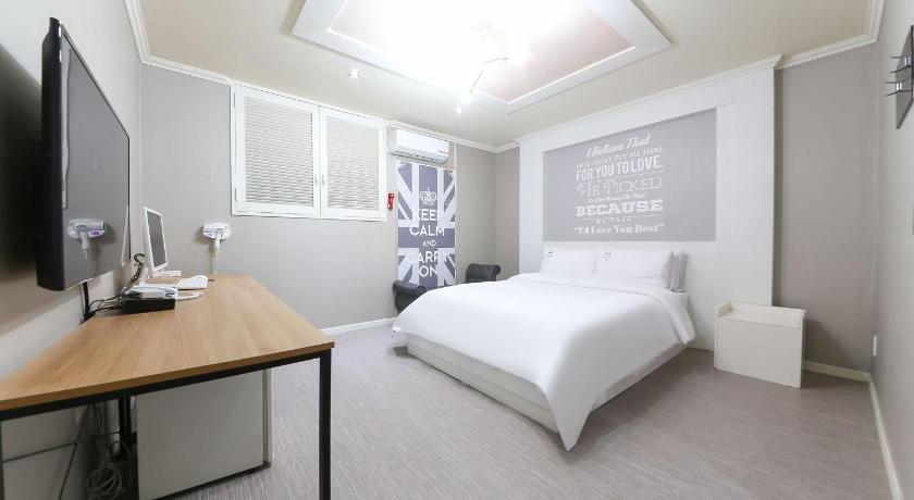 クァンジュ Gwangju W Lounge Hotel ホテル プール