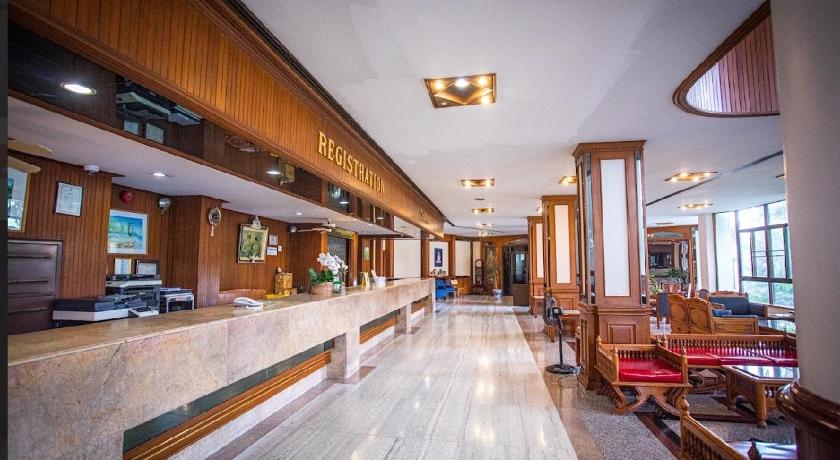 Royal Palace Hotel - image 10