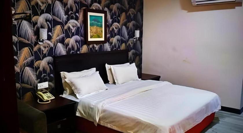 コタキナバル D'Borneo Hotel 3つ星 ホテル レストラン