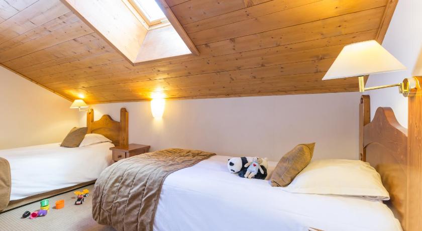 Image of Four-Bedroom Apartment - access to the outdoor pool (10 People) 9