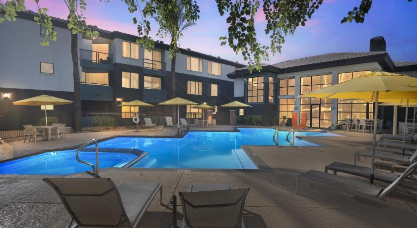 피닉스 (AZ) Central Relaxing 1BR Phoenix Retreat near Airport apts 4성급 숙소 로비