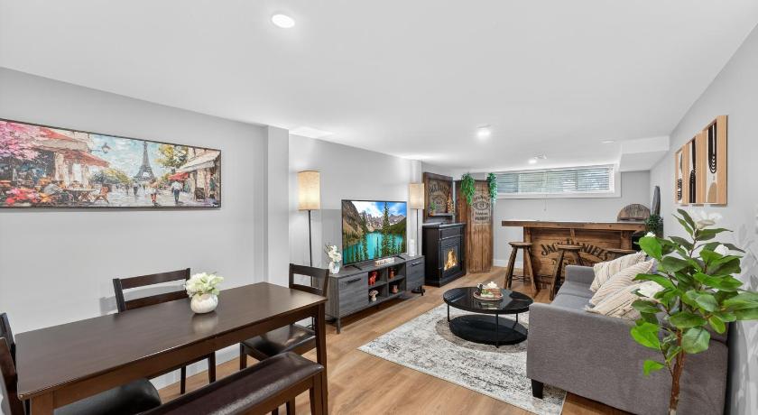 Bright and Modern 2BR Suite with Rustic Bar