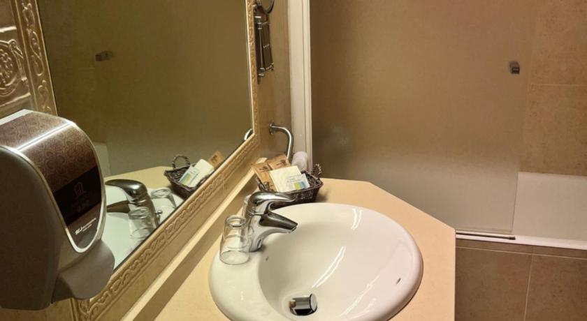 Image of Double Room 6