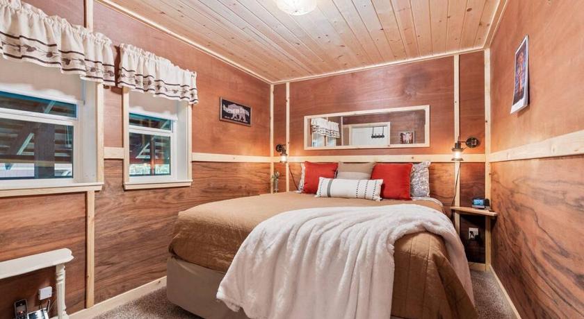 오크허스트 Sugar Pine cabin in the woods King bed Fire pit 4성급 숙소 스위트룸