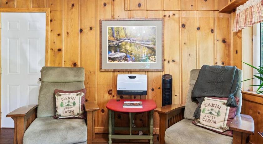 오크허스트 Sugar Pine cabin in the woods King bed Fire pit 4성급 숙소 전망