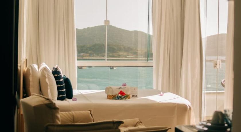 Image of Superior Suite with Sea View 0