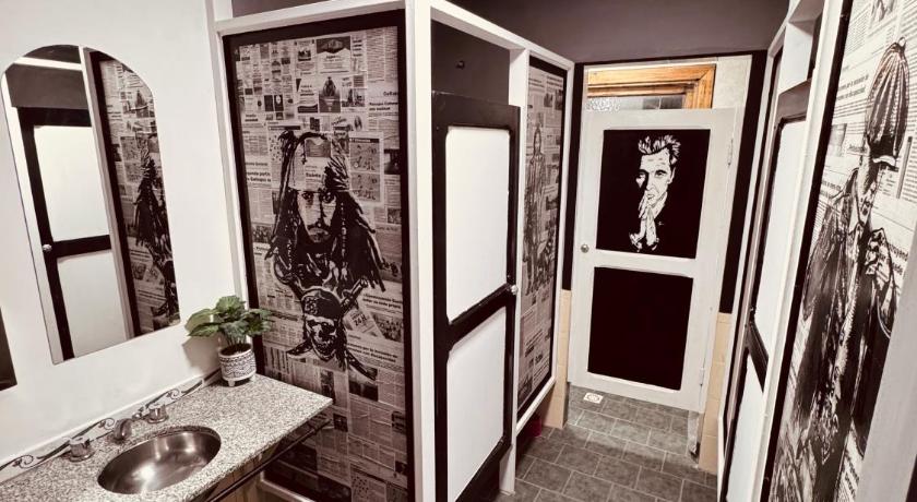 Image of Basic Triple Room with Shared Bathroom 5