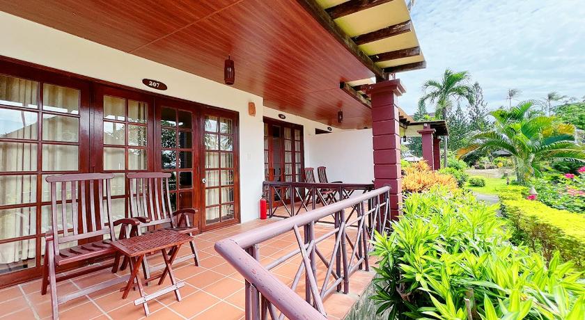 Zdjęcie: Family Bungalow with Double and Twin Beds - Free Mini-bar in Room 9