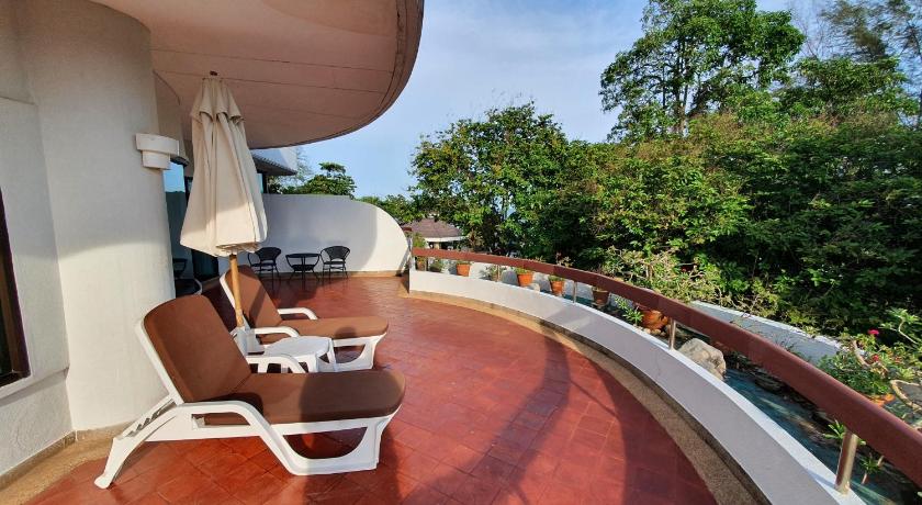 Image of Premier Suite 1 King Size Bed, Sea View, Living Room 1