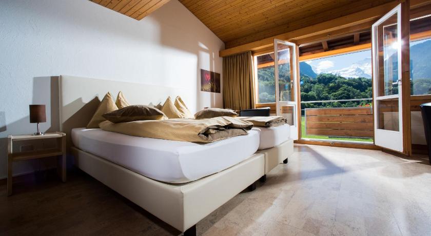 Image of Panorama Triple Room with Jungfrau View 0