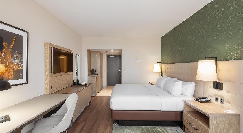รูปของ1 King Bed With Mobility Tub Accessible Room (1 KING BED WITH MOBILITY TUB ACCESSIBLE ROOM) 0