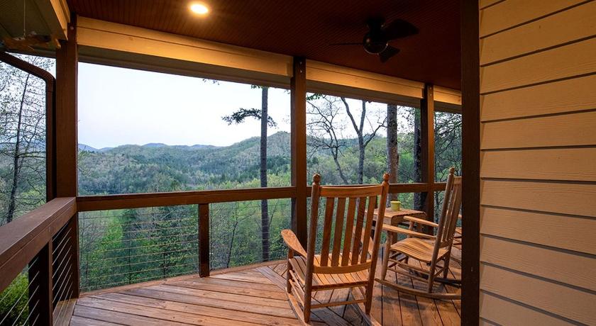 로빈스빌 (NC) Cozy Cottage with a Jacuzzi in the Snowbird Mountain Range with Views of Lake Santeetlah, North Caro 2성급 숙소 로비
