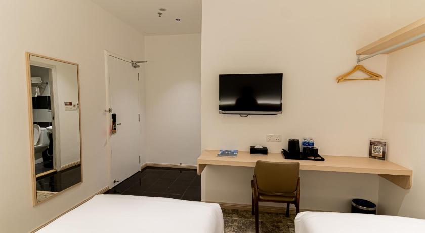 Image of Sakura Twin Room, Smoking 3