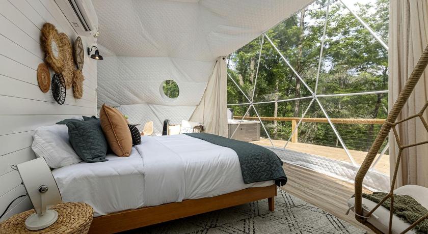 골콘다 Amazing Pure Glamping Secluded Dome with Hot-tub in Grantsburg, Illinois 4성급 숙소 스위트룸