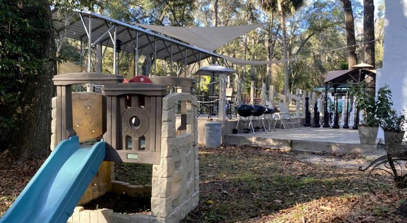 邓迪丁 Outstanding Cottage with Barbecue and Fire Pit in Dunnellon, Florida 3星级 住宿 景观