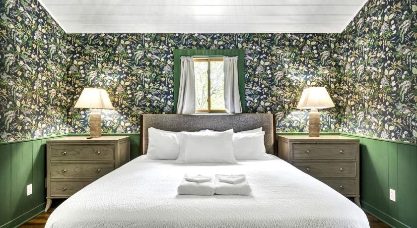 コールドウェル (OH) Exquisite Cabin with Amazing Interior and Exterior in Sarahsville, Ohio 4つ星 宿泊施設 スイート