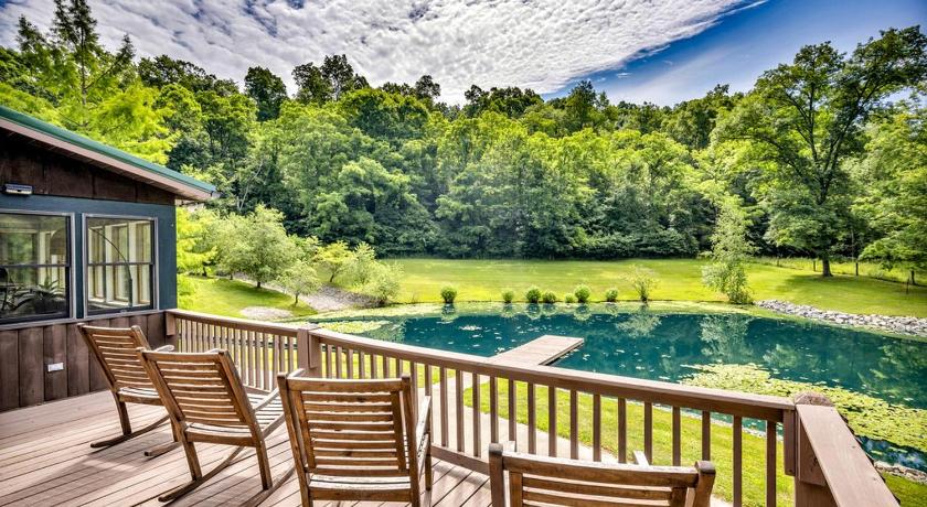 コールドウェル (OH) Exquisite Cabin with Amazing Interior and Exterior in Sarahsville, Ohio 4つ星 宿泊施設 レストラン
