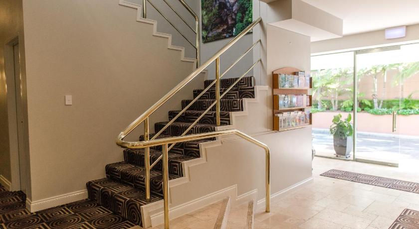 The Belmore Apartments Hotel — Hotel in Wollongong