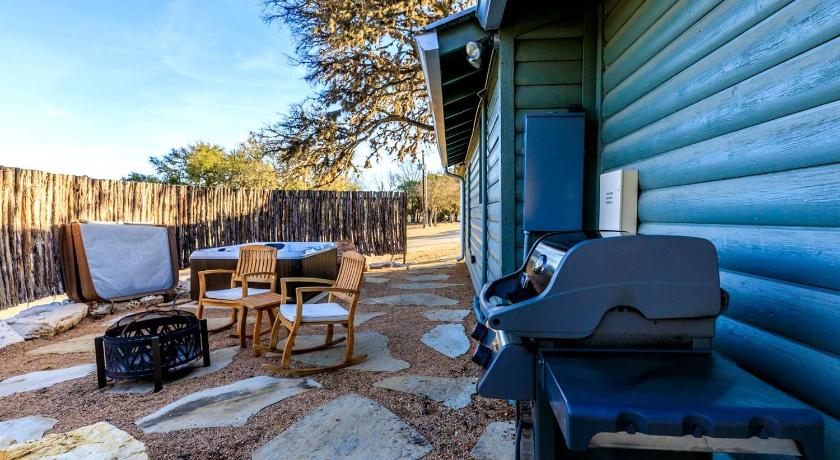 헌트 (TX) Pet-Friendly Glamping Cabin, with River Access in Ingram, Texas 3성급 숙소 로비