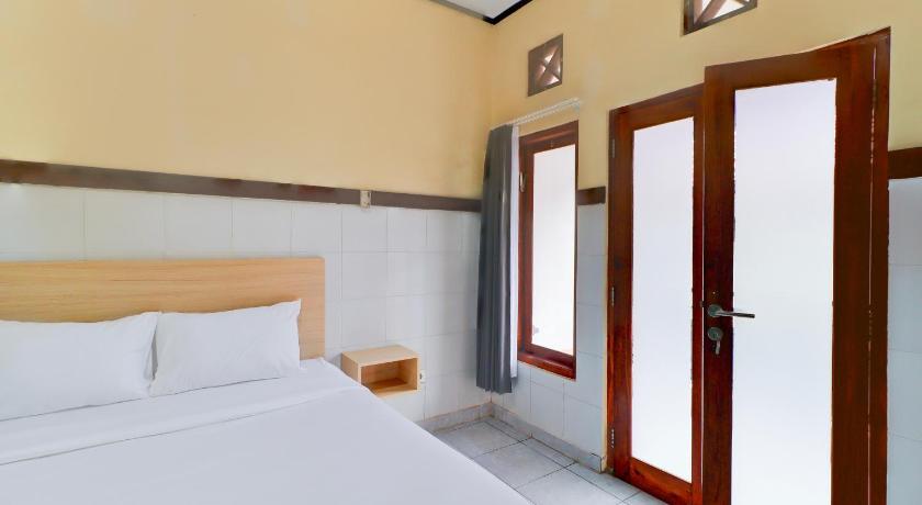 Townhouse Oak @lebak Bene Near Kuta Beach - image 49