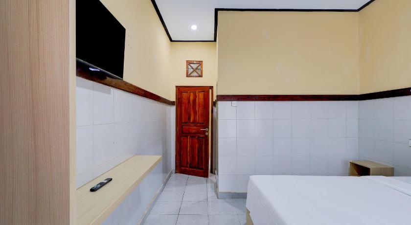Townhouse Oak @lebak Bene Near Kuta Beach - image 50