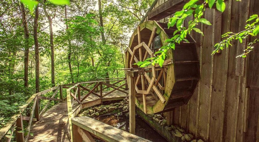 그리니빌 (TN) Luxury Cabin for Two with Beautiful River Views near Knoxville 3성급 숙소 레스토랑