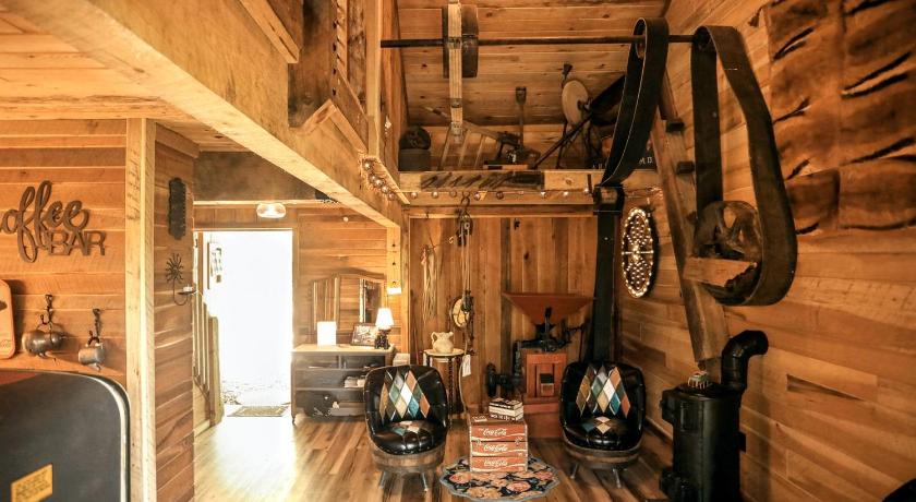 그리니빌 (TN) Luxury Cabin for Two with Beautiful River Views near Knoxville 3성급 숙소 외관