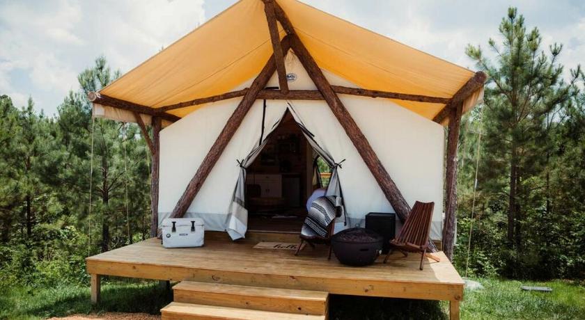 블루 스프링 (KY) Gorgeous Safari Tent with Sauna Perfect for a Couple Retreat in Kentucky 3성급 숙소 객실