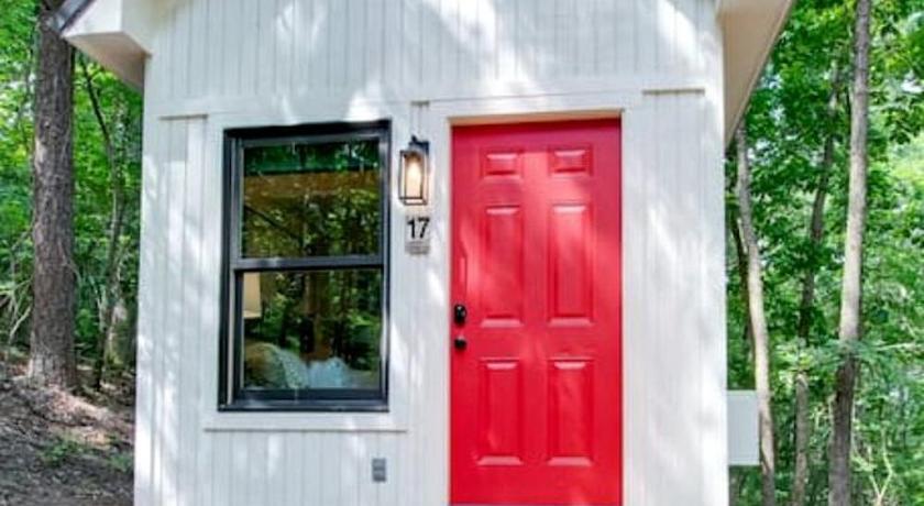 건터스빌 (AL) Picturesque Tiny Cabin Surrounded by Nature in Alabama 3성급 숙소 객실
