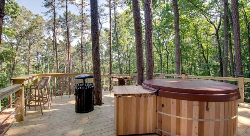 건터스빌 (AL) Picturesque Tiny Cabin Surrounded by Nature in Alabama 3성급 숙소 수영장