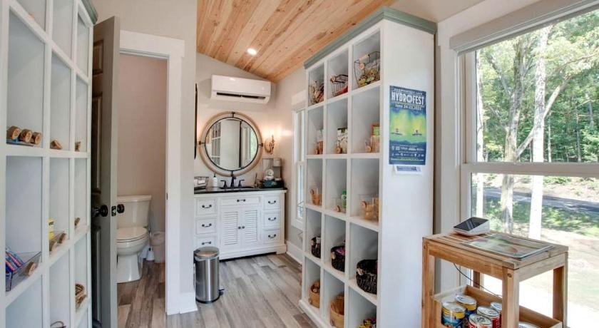 건터스빌 (AL) Picturesque Tiny Cabin Surrounded by Nature in Alabama 3성급 숙소 로비