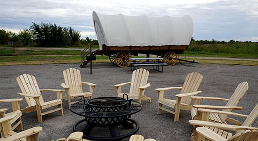 오클라호마 시티 (OK) Oklahoma Glamping in this Wonderful Covered Wagon for Family Vacations near Oklahoma City 2성급 숙소 외관