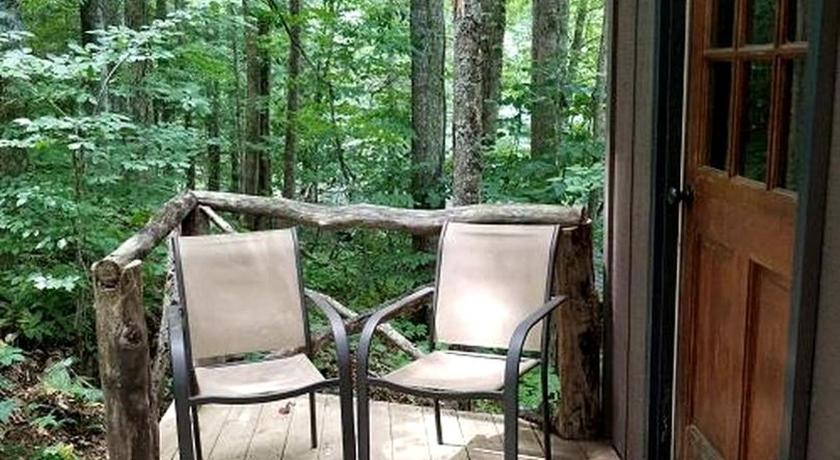 크럼플러 Tree Top Cabin in Crumpler, North Carolina 2성급 숙소 로비