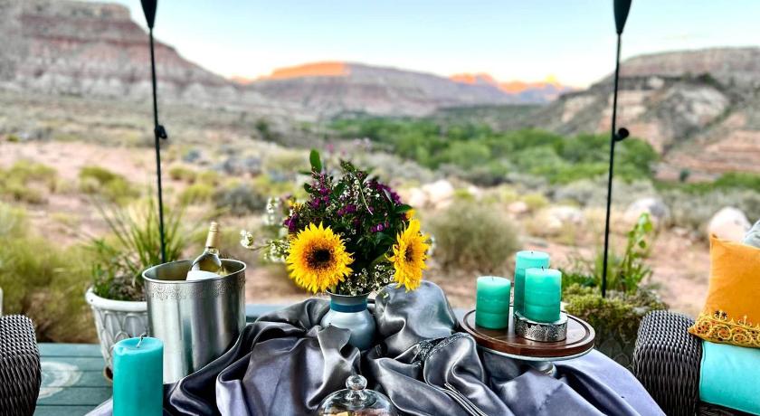 Virgin Magical Tiny House with a Hot Tub for Zion National Park Getaways 3-Star Accommodation pool