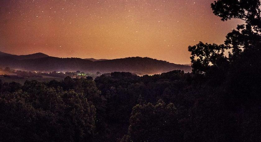 그리니빌 (TN) Charming Glamping Rental with Fireplace near Great Smoky Mountains National Park 3성급 숙소 전망