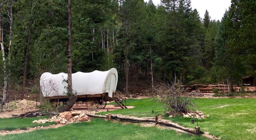 얼턴 (UT) Traditional Conestoga Wagon Perfect for a Family Getaway near Zion National Park, Utah 3성급 숙소 레스토랑
