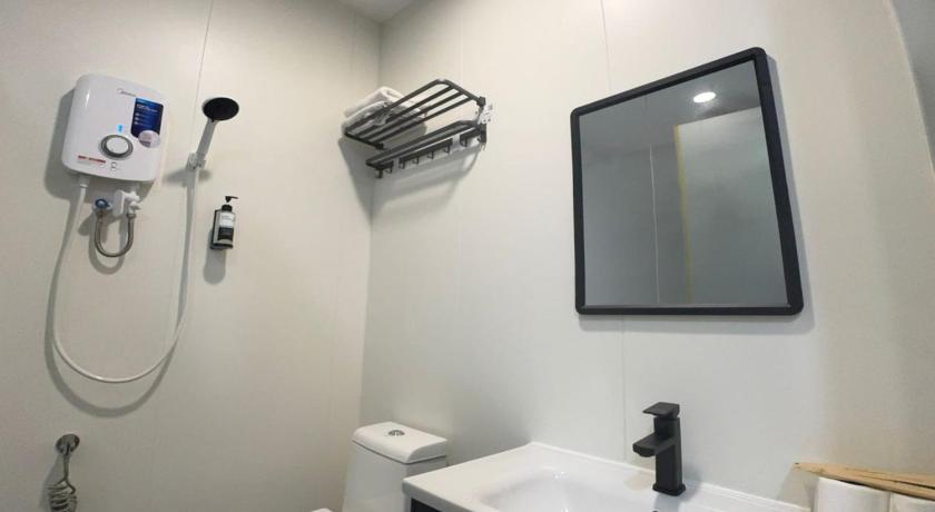 Image of Deluxe Triple Room 8