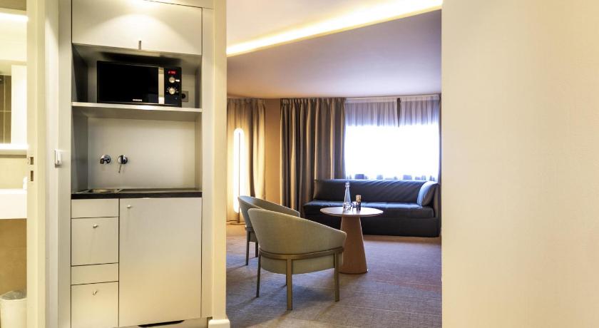 Image of Suite for 5 people - 1 double bed, 1 double sof a bed and 1 single sofa bed 8