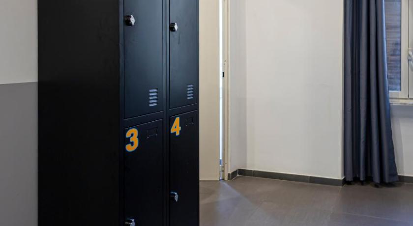 Image of Bed in 8-Bed Mixed Dormitory Room 1