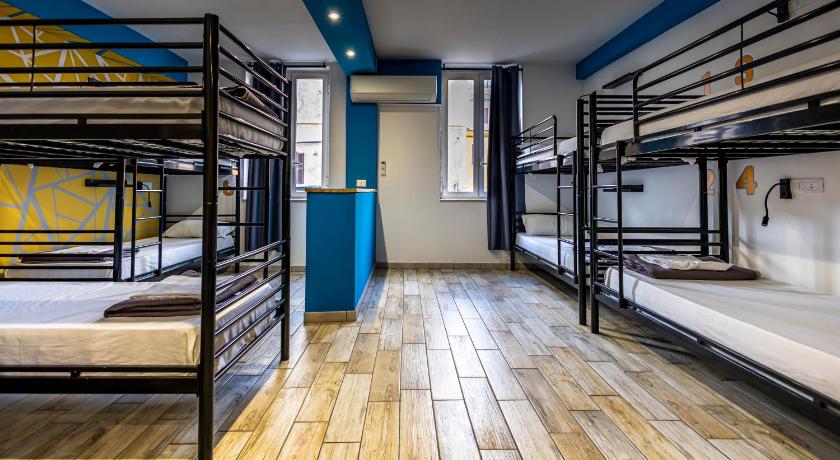 Image of Bed in 8-Bed Mixed Dormitory Room 0