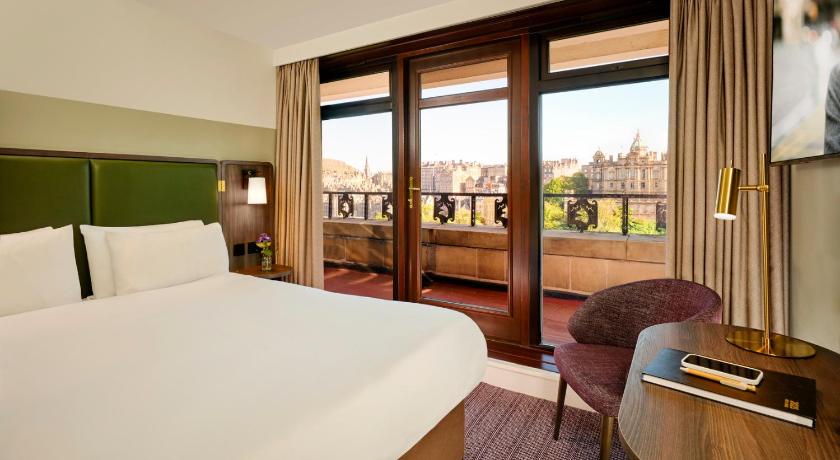 Image of Deluxe Room, Castle View, 1 King Size Bed 4