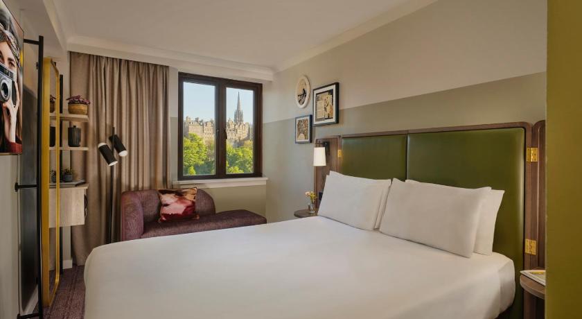 Image of Classic Room, Castle View, 1 Queen Size Bed 1
