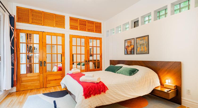 Unique Downtown Montreal Stay with Private Terrace